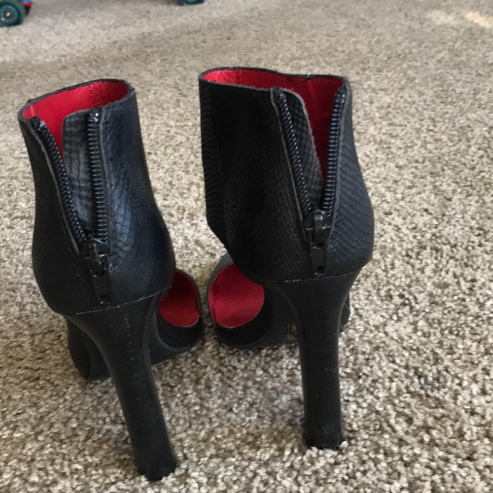 Heels - Picture 6 of 6